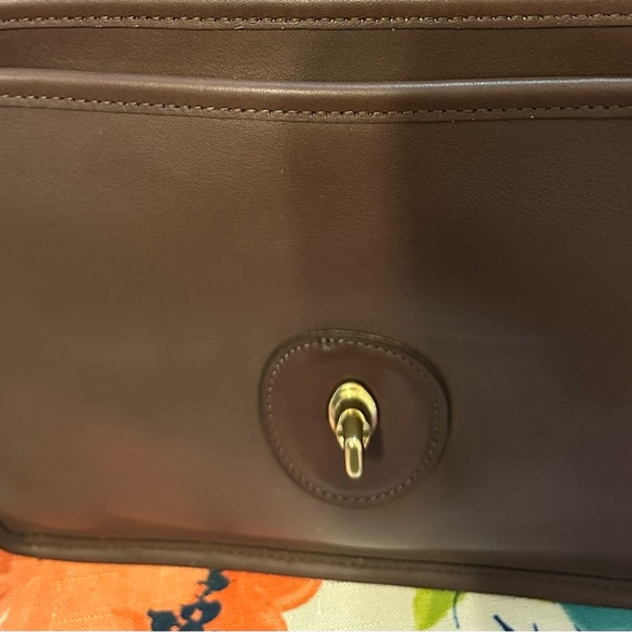 Coach Vintage (2000) Willis Leather Crossbody Bag Style 9927 - Picture 8 of 13